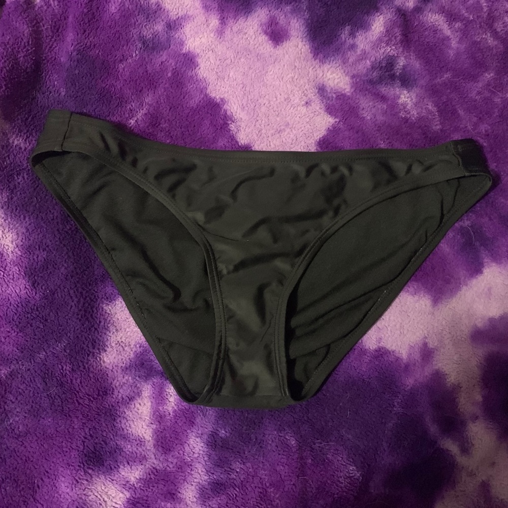 Black bikini bottoms